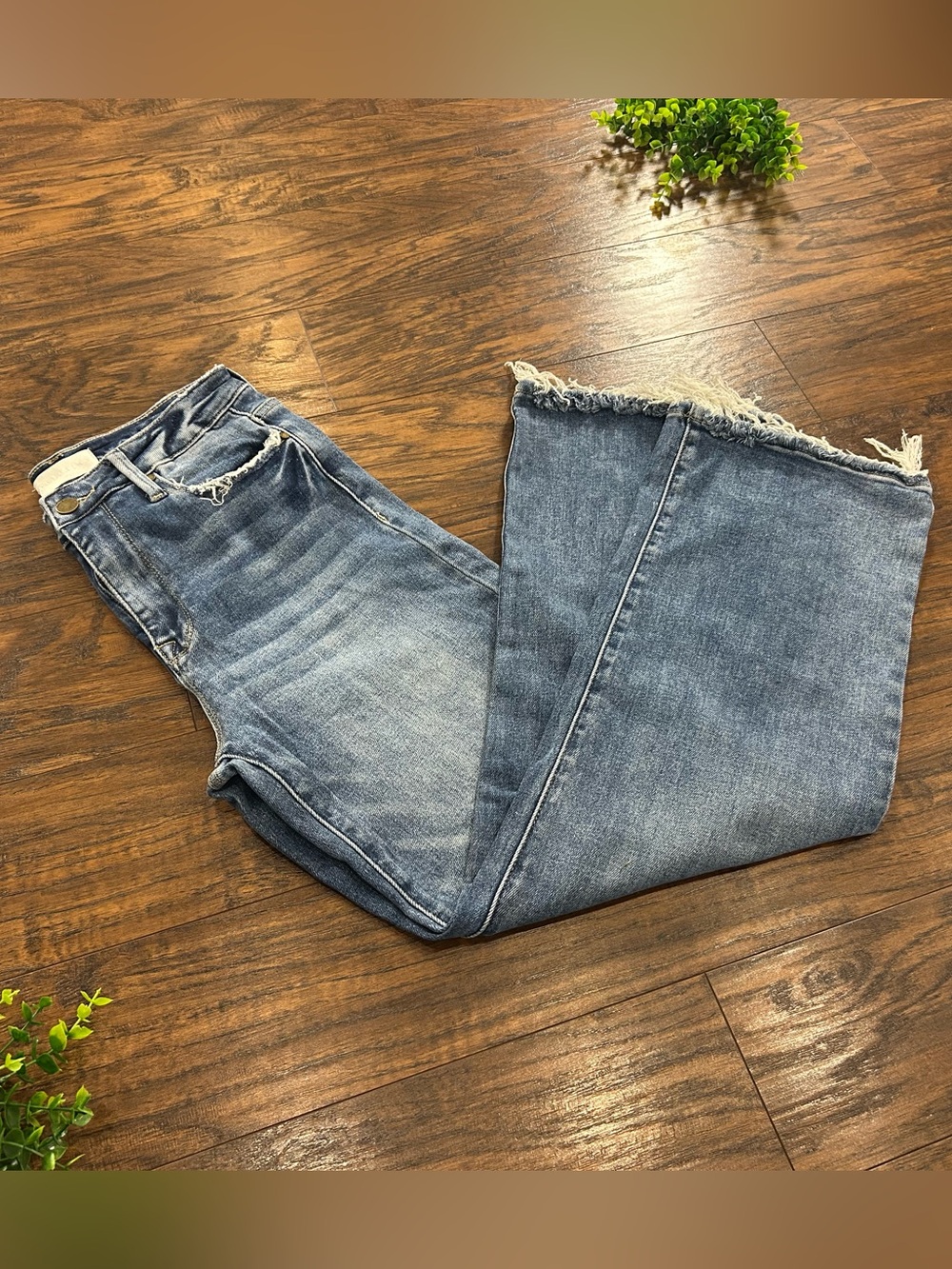 PETRA 153 High-Rise Light Blue Women’s Distressed Wide-Leg Jeans Size 7 / 27